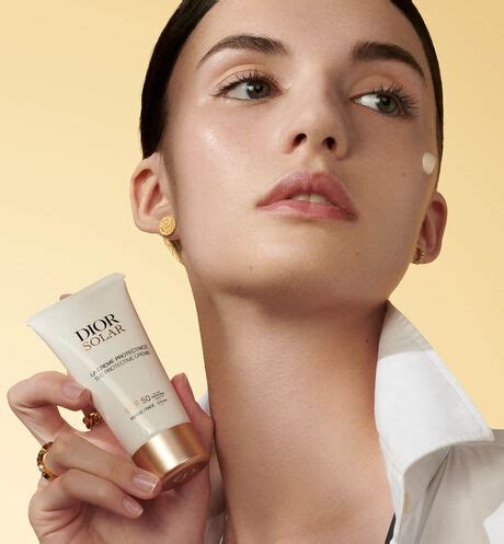 dior pochette solar|dior sunscreen.